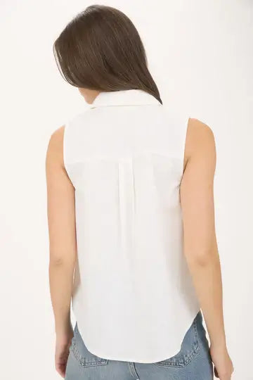 Camisa sin mangas con cuello camisero y botones adelante